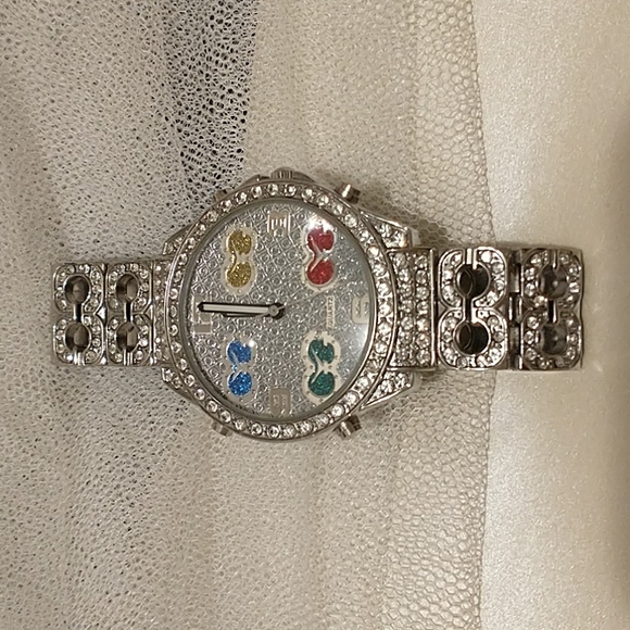 Quartz Accessories - Beautiful Quartz Silver Crystal Watch!
